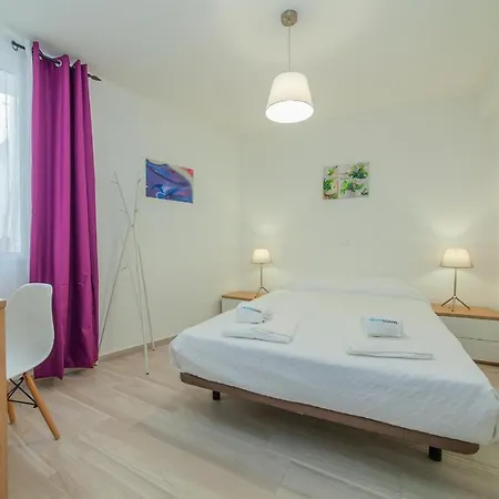 B21 - Oliveira Cozy Flat * Lagos